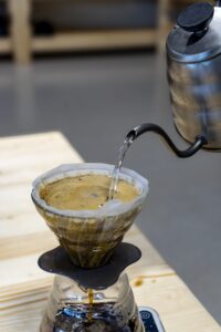 Vi brenner og trakter kaffe fra hjertet